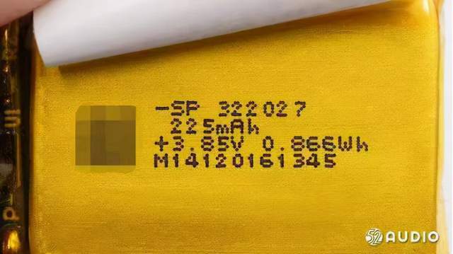 采用美信光学传感器，豪鹏科技电池，GARMIN佳明VENU2手表拆解报告