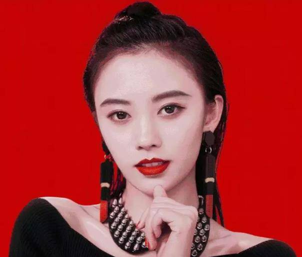 女神刘海对女星颜值影响堪比“换脸”：有人瞬间变老，有人直接认不出