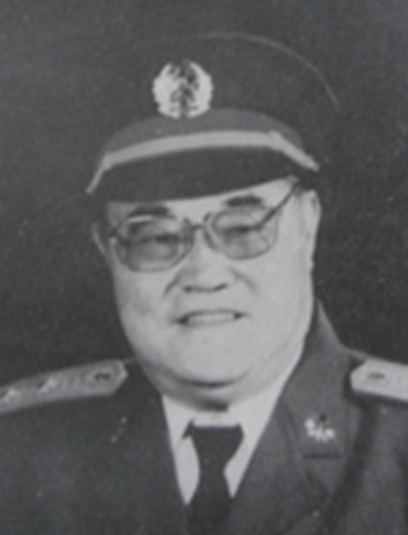 成都军区副司令员视察工作时遇难享年63岁司令员因此被免职