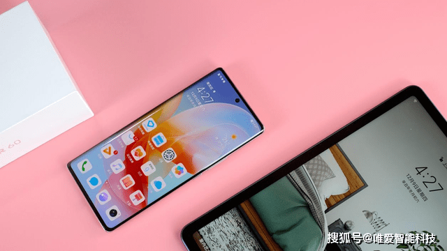 王冰冰|央视盘点2021年度手势，荣耀敢于创新，用“手势代表中国力量”