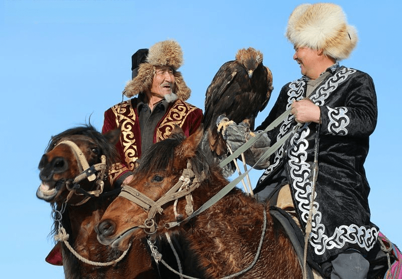 哈萨克族吐马克图片
