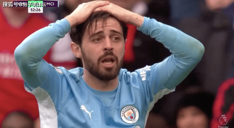 英超|2-1！补时逆转绝杀 英超15亿对决 2分钟内天堂到地狱：被判点球+空门打飞+红牌