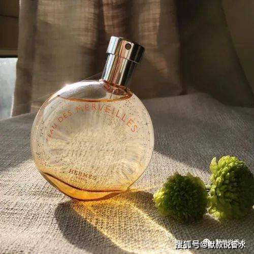 如何挑选一款适合自己的香水 3a5c8cf4ea9645aab60d1590c3ce33c4.jpeg