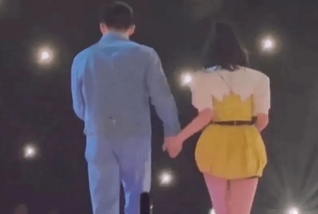 零点|那些藏在跨年夜中的感人时刻！何炅穿过人群拥抱吴昕，整破防了