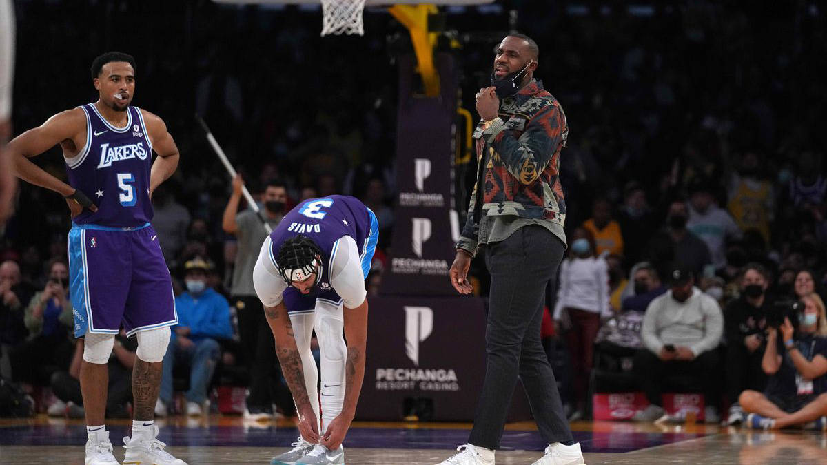 老詹|版本答案！沃帥盛贊老詹中鋒還透露1計(jì)劃，老詹季后賽還能頂住？