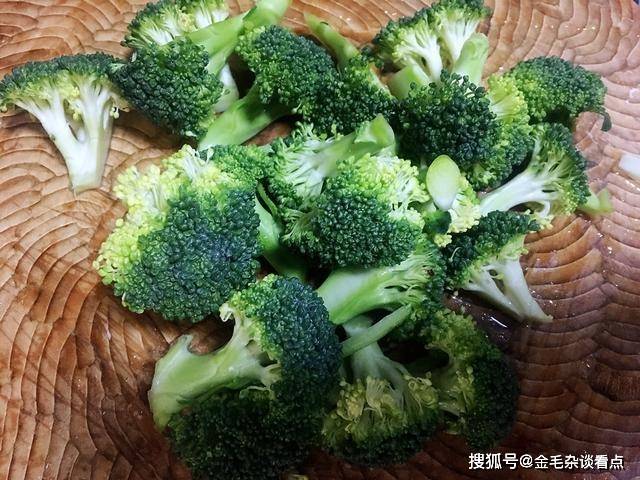 姜片|西兰花和虾仁在家这样做，味道鲜美，营养丰富，孩子们喜欢吃