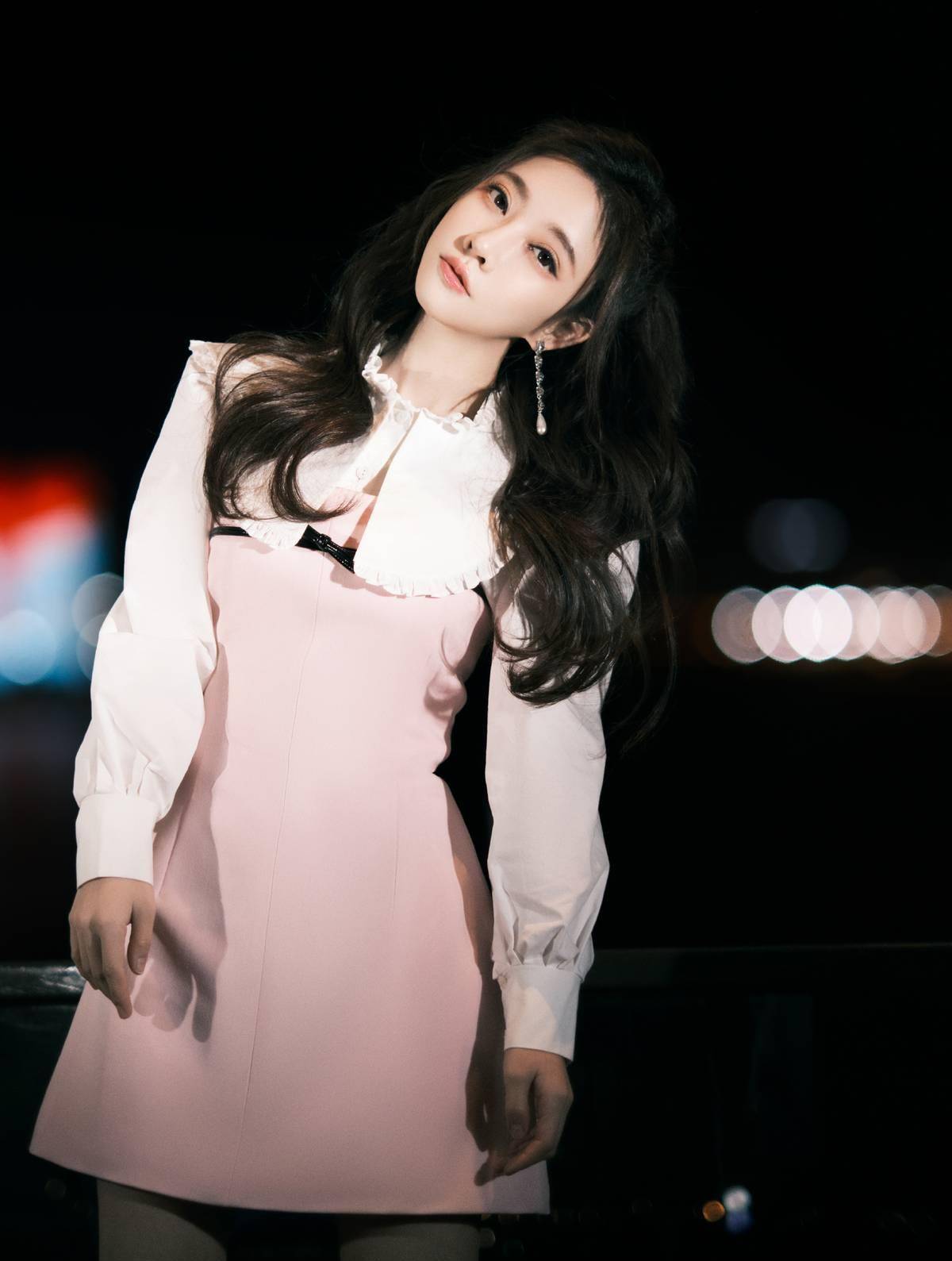 治愈|冯提莫不负重托,《送你一朵小红花》温暖B站晚会全场,实力压轴