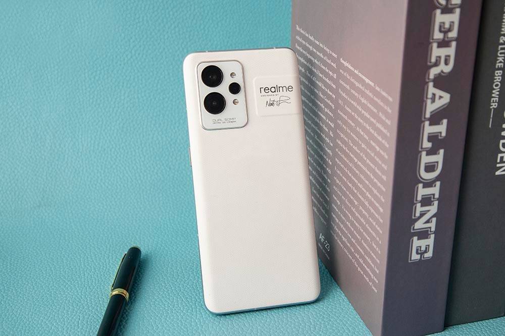 真我GT2 Pro首发评测：为年轻人打造的高端旗舰