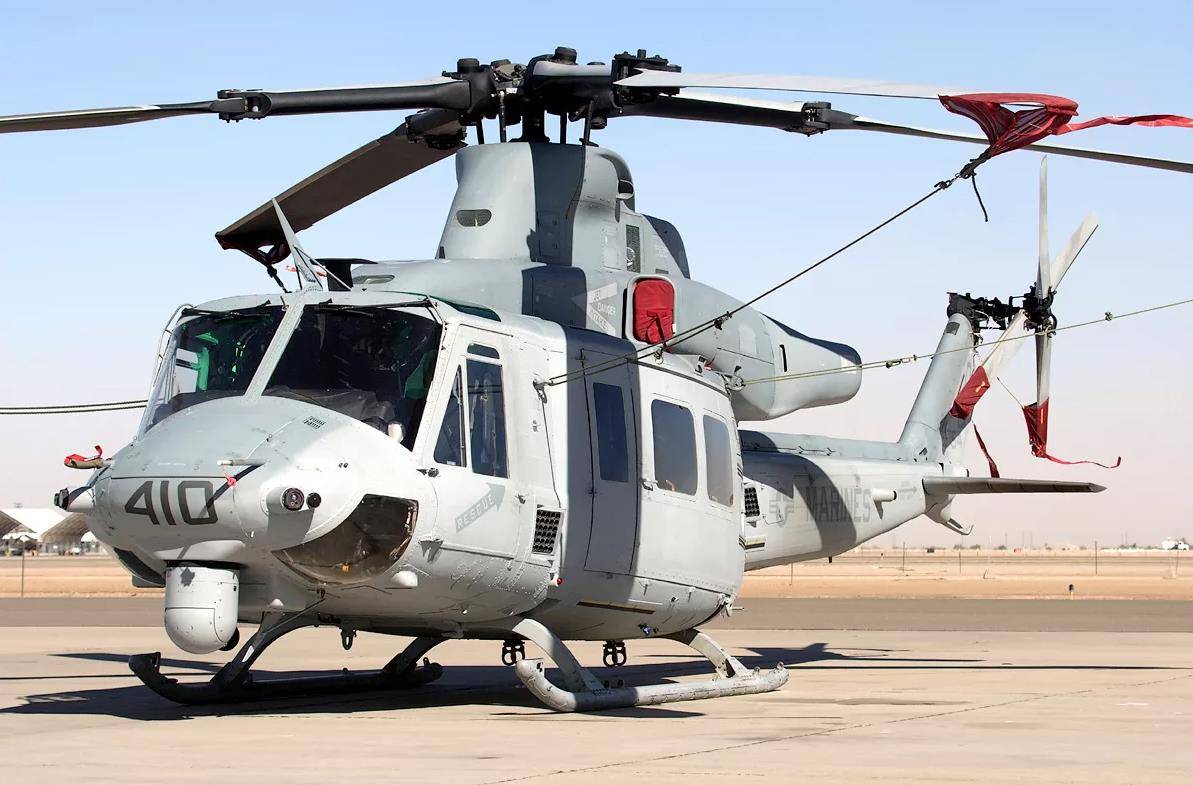 同休伊直升机类似,uh1y直升机拥有十分宽大的滑动式舱门,并在其外部