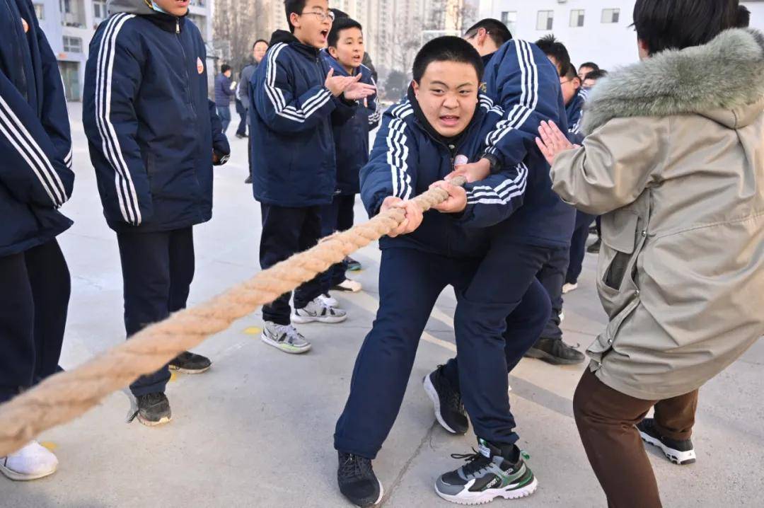 忻州實驗中學初一年級拔河比賽掠影_校園_季軍_冬日