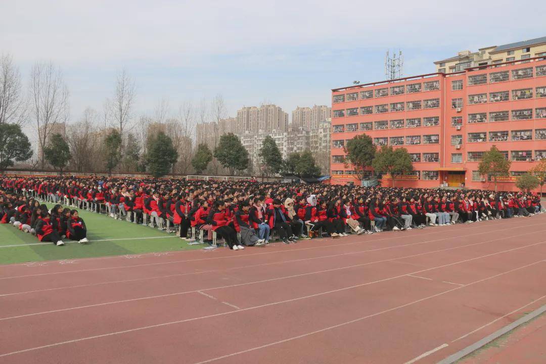 固始县孔子学校举办高考励志演讲会_梦想_先生_全体学生