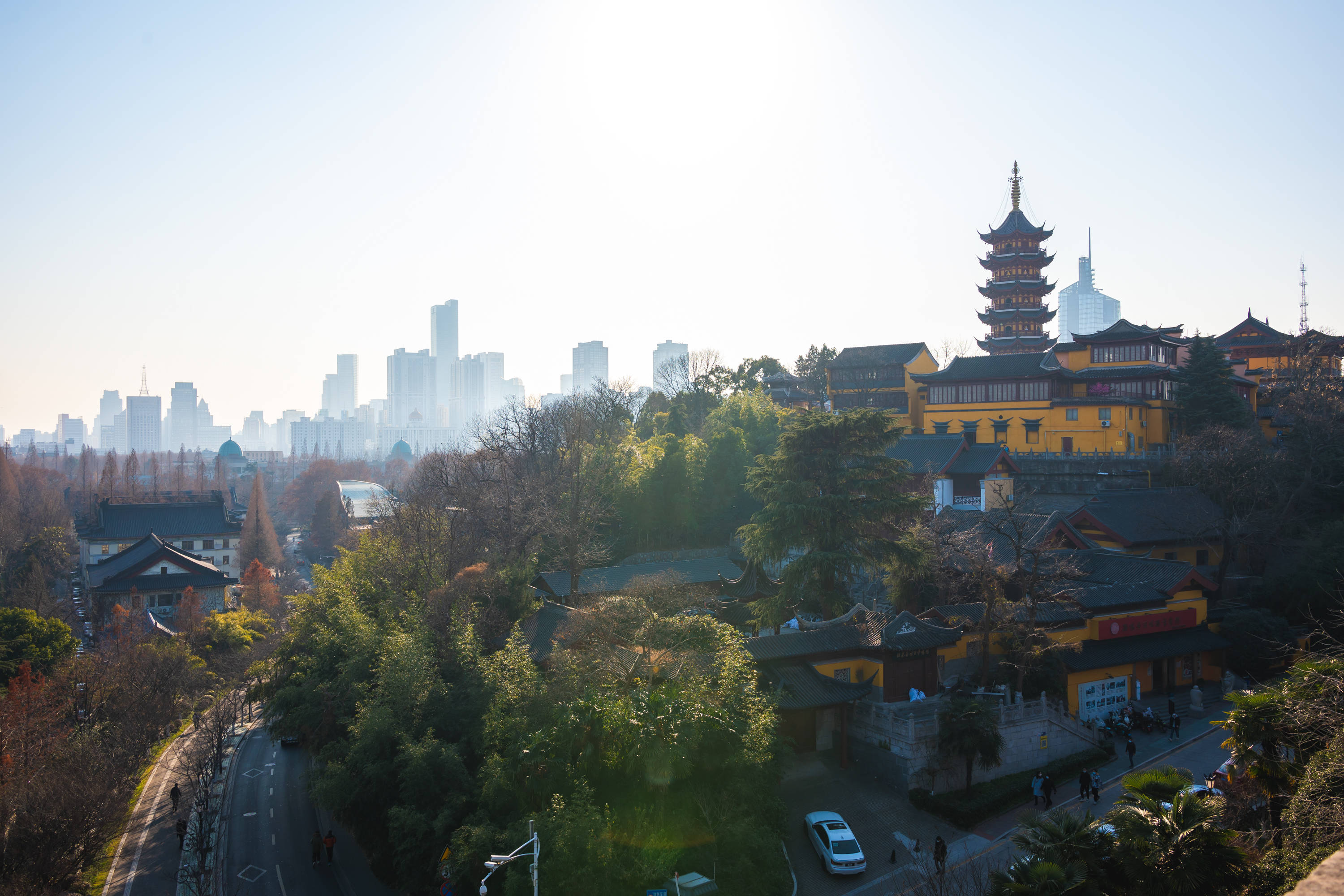 紫金|南京明城墙风光最美的一段，东接紫金山、北揽玄武湖，景色绝佳