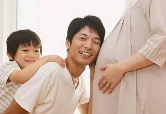 什么|谢娜晒三个女儿日常照，跳跳俏俏写作业超可爱，二胎生活令人向往