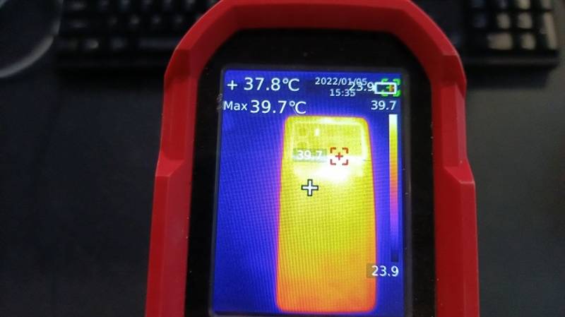 原神|4K无短板旗舰！iQOO 9首发评测：骁龙8跑《原神》仅仅40℃