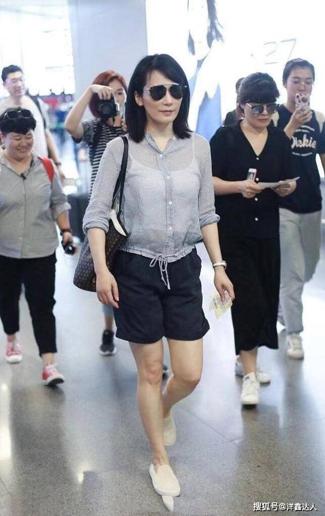 明星穿搭街拍_明星时尚街拍_明星街头穿搭