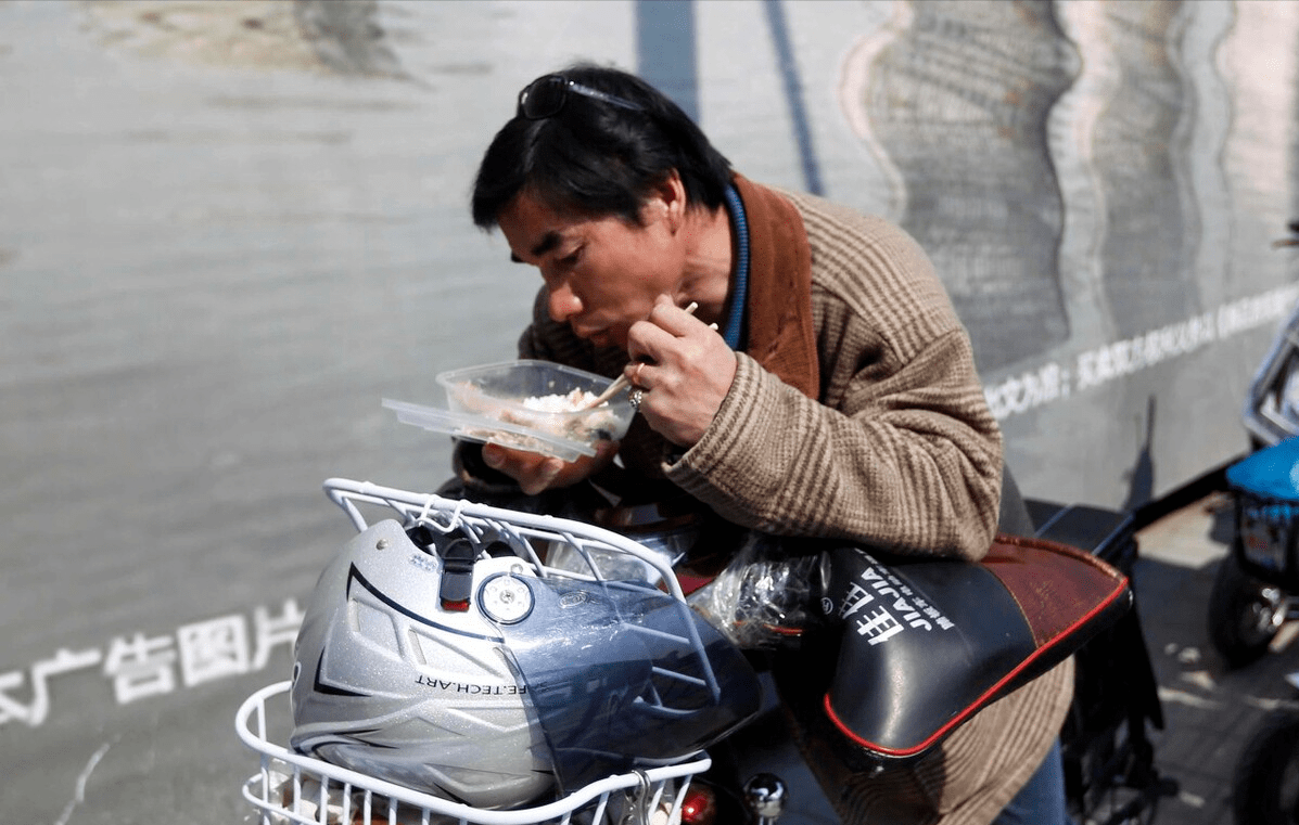 原创一个底层人士的悲剧聪明勤奋却不得翻身