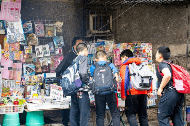 校园|中小学的这项服务被叫停，学生直呼“快乐消失了”，家长却很高兴