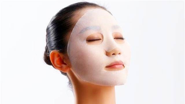 因为每天化妆的人和不化妆的人在衰老之后的区别是什么？看专家的理解