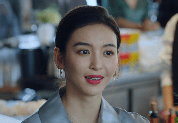 陈珊|冲高圆圆追《完美伴侣》，没想到被女三号“惊鸿一瞥”惊艳了