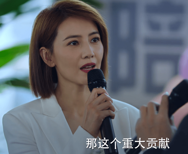 陈珊|冲高圆圆追《完美伴侣》，没想到被女三号“惊鸿一瞥”惊艳了