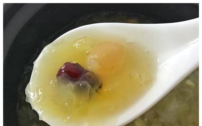 做法女人的天然补品，双重胶原蛋白，每天喝一碗，滋润肌肤，老得慢