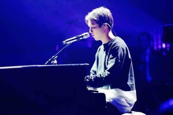 什么|歌手迪玛希这些年退赛、侵权?回国后却被总统接见,电视疯狂报道