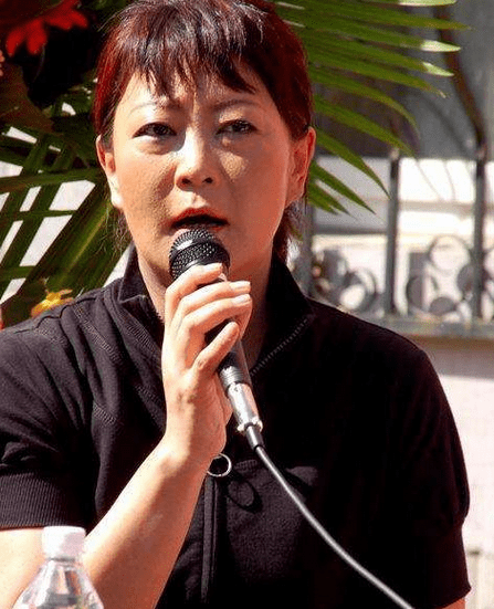 西安演员杨蕾:8次上春晚,被侯耀文前妻夺爱,53岁演李焕英翻红_戴志诚