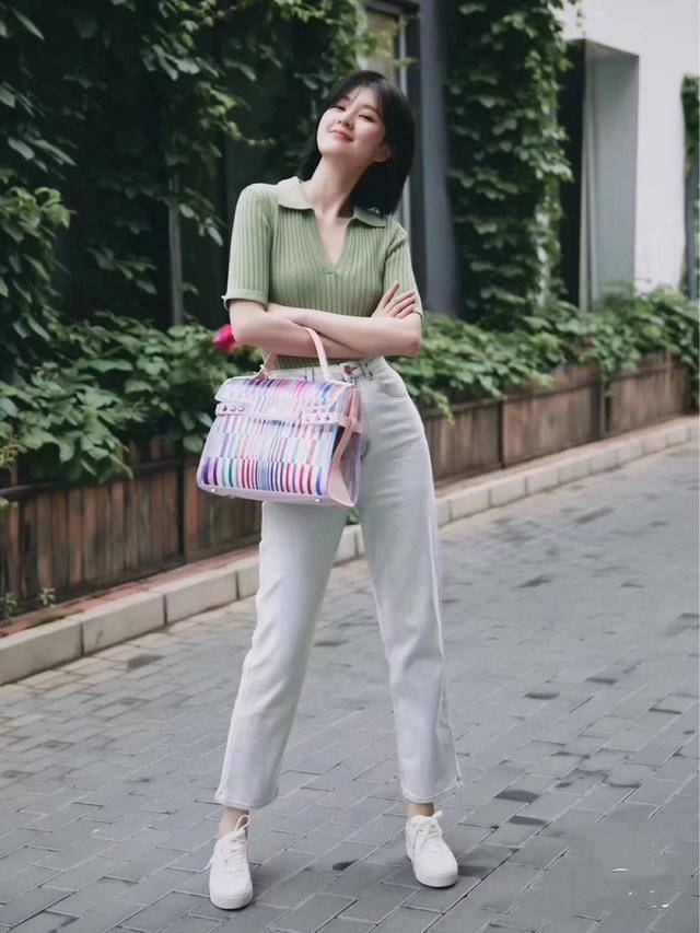 工装裤 绿色针织衫怎么搭配,几组好看的搭配look,轻松穿出时髦范