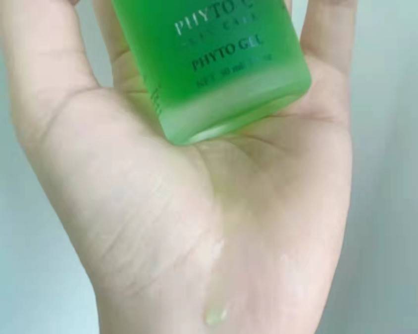 功效最近很火的“色修精华”，给你们挑了这4款，用过的人都说好