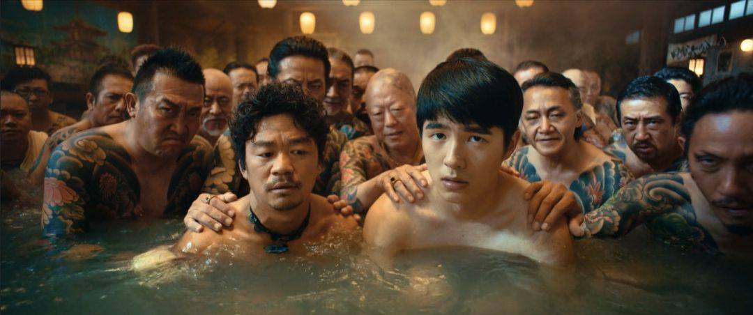 电影|2021年票房排行榜前五，《长津湖》稳居榜首，第三比第四多了43亿