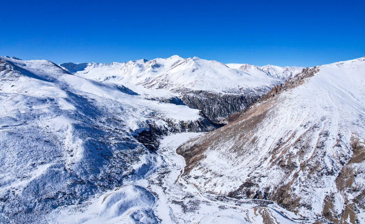 雪山|西藏昌都自驾游第14天：翻越雪山与结冰路，遇见世外桃源般的巴堆