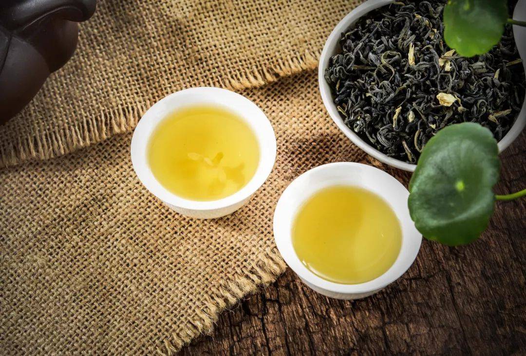 茶叶|白茶属于什么茶类？它和红茶、绿茶到底有什么区别？