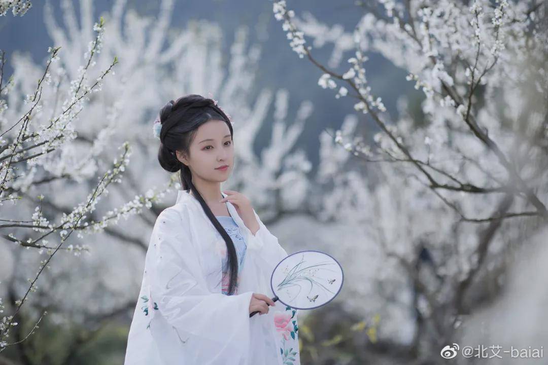 摄影汉服小仙女：繁花似雪，美人如玉