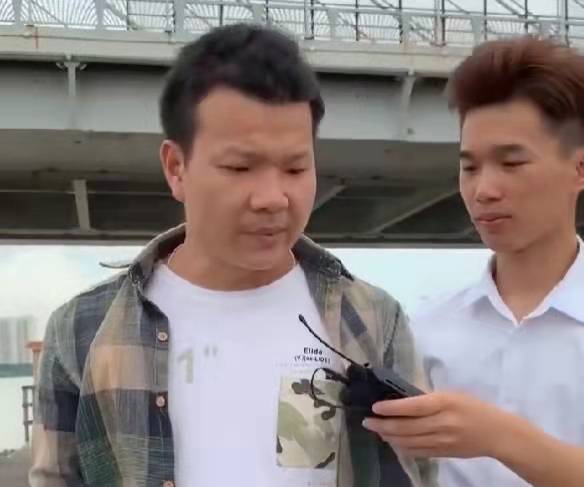 原创广东男子靠收租走红全网标志穿搭这是全网最有钱的包租公