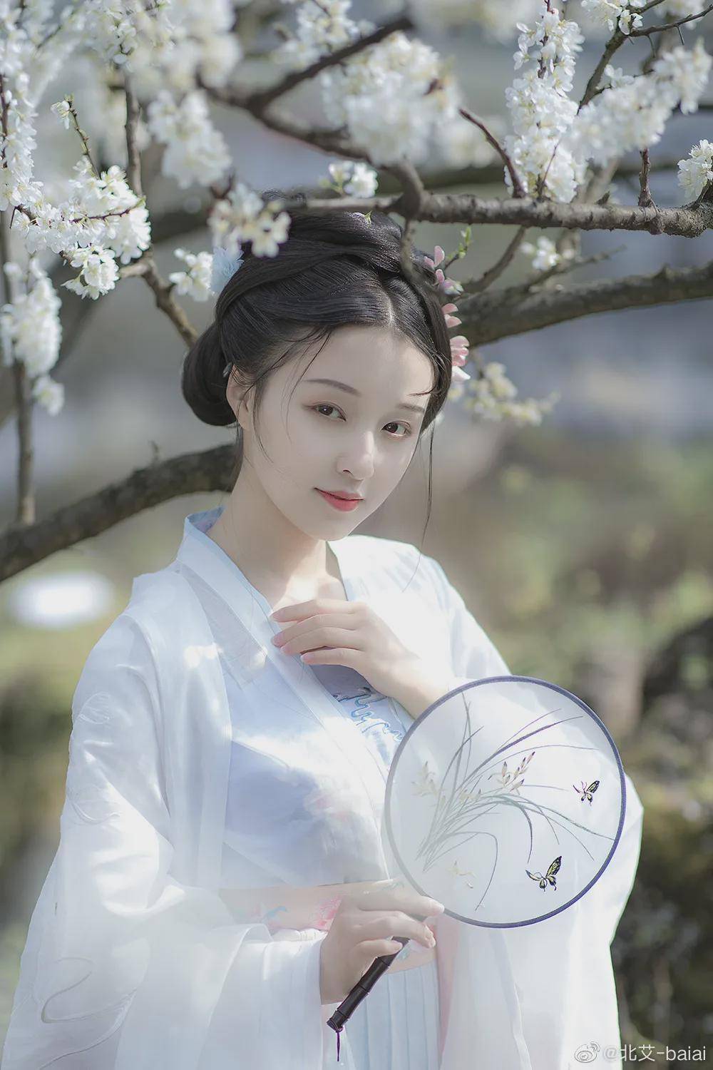 摄影汉服小仙女：繁花似雪，美人如玉