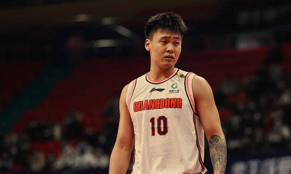 杜锋谎言被戳破,赵睿放狠话_比赛_伤病_离开