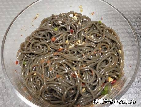 方法|能当主食也能当早餐的凉拌蕨根粉，清爽顺滑，吸溜着吃更过瘾