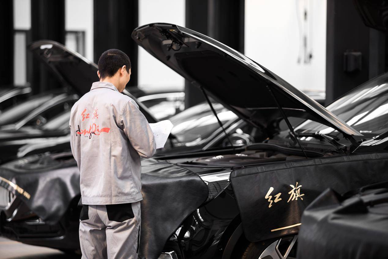 成都三和红旗体验中心:让情怀与历史一起飘扬!