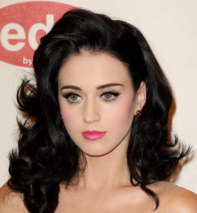 美人女人如何更具明艳感？31岁沈梦辰近照大变，实力演绎换妆如换头