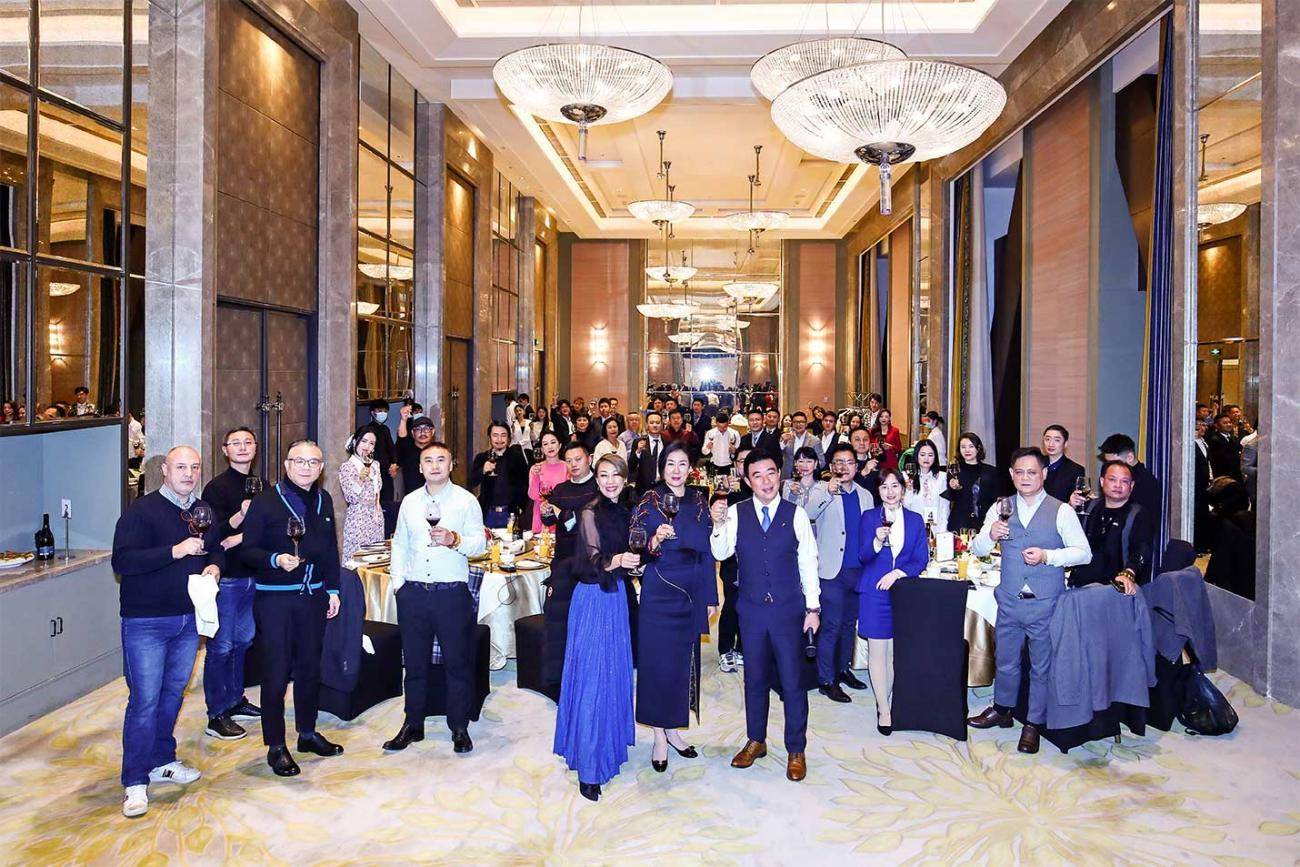 国内首家O2BOX民用高压氧舱城市体验中心旗舰店正式登陆上海