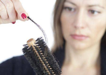 多少岁开始掉头发正常 beaa180238bb4f6bb135ecaf593a62d3.jpeg