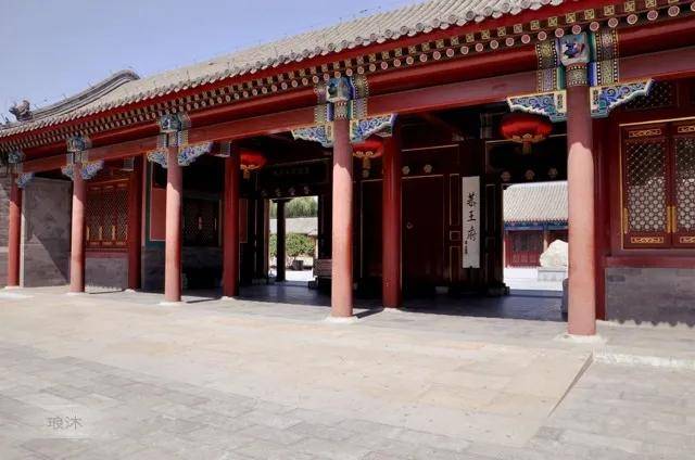 四合院大门的最高形制—王府大门_角门_正门_狮子