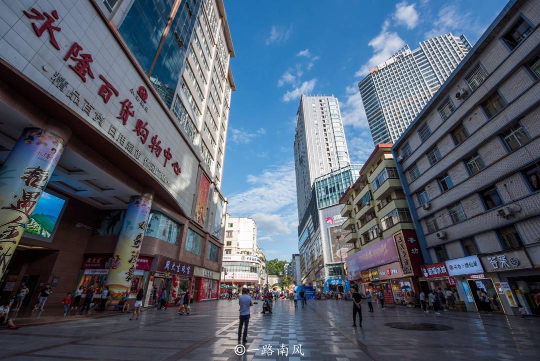 市场街|四川广元最热闹的步行街，当地人休闲娱乐的好去处，外地游客不多