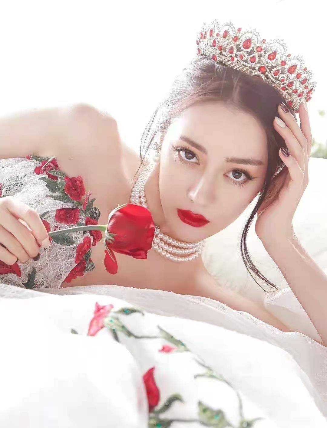 感觉玫瑰女人刘诗诗、刘亦菲、热巴、杨幂等，她们个个都美得惊艳！