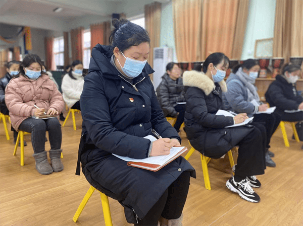 原创心中有信仰脚下有力量颍东区口孜镇学前教育支部举行党课学习活动