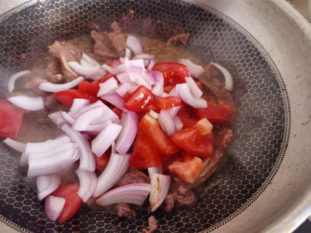番茄洋葱牛肉的家常做法 a9c99ade68394159a2e24f76ad46f884.jpeg