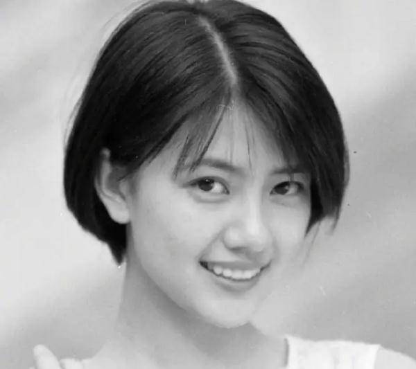 青春女星少女时期惊艳照：陈德容15岁张柏芝16岁徐若瑄18岁惊为天人