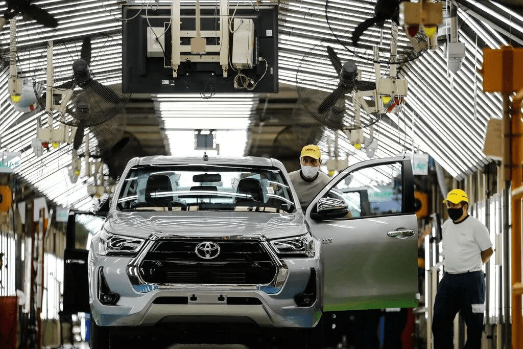 丰田创造120年来的历史,登顶美国新车年销量榜_福特_汽车_供应