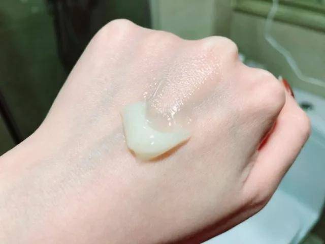 睡眠今年的SK2新年限定福袋带12个晚间修护面膜，这款面膜只有套装里有哦！