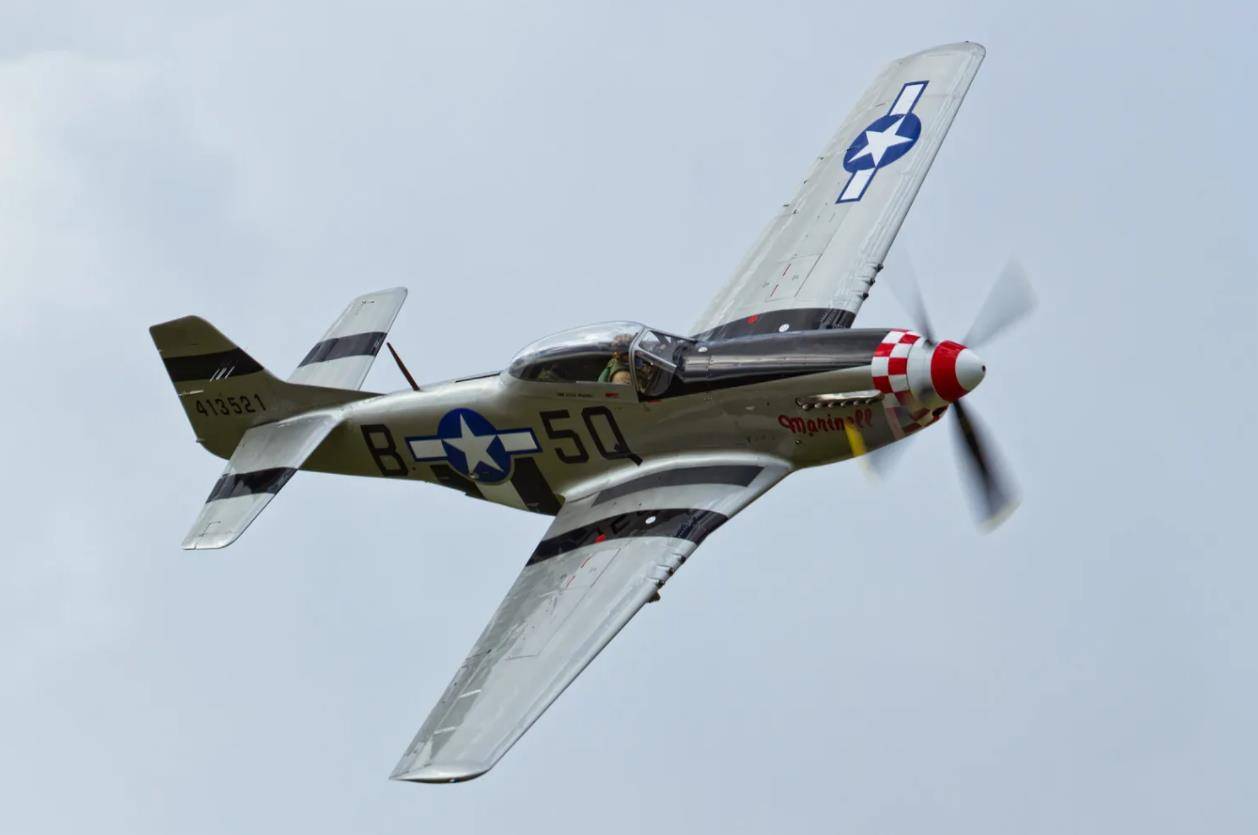 p-51戰鬥機,在二戰對德作戰中大放異彩,開創傳奇之旅!